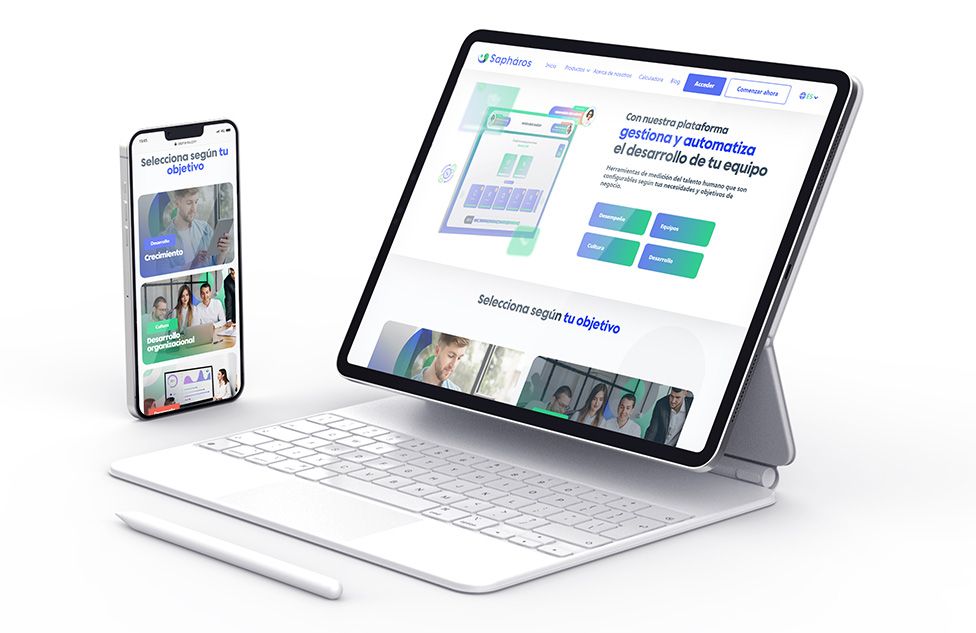 <p>El equipo de desarrollo de EvolutecC trabaj&oacute; en conjunto con el equipo t&eacute;cnico de la Startup Saph&aacute;ros para mejorar el backend y agregar nuevas funcionalidades, asegurando la estabilidad y flexibilidad de la plataforma. Para el frontend, se dise&ntilde;&oacute; una experiencia e interfaz de usuario (UX/UI) que cumple con las &uacute;ltimas tendencias, brindando una experiencia atractiva e intuitiva para los usuarios. Adem&aacute;s, se construy&oacute; un sitio web atractivo y funcional para atraer y convertir clientes potenciales.</p>